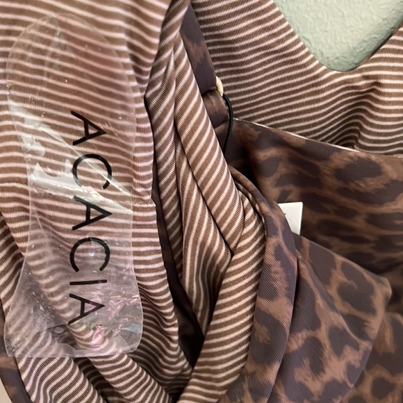 NWT Acacia Lenny Full piece Javan sold out print - Picture 8 of 10